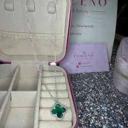 Cadena van cleef, una flor 