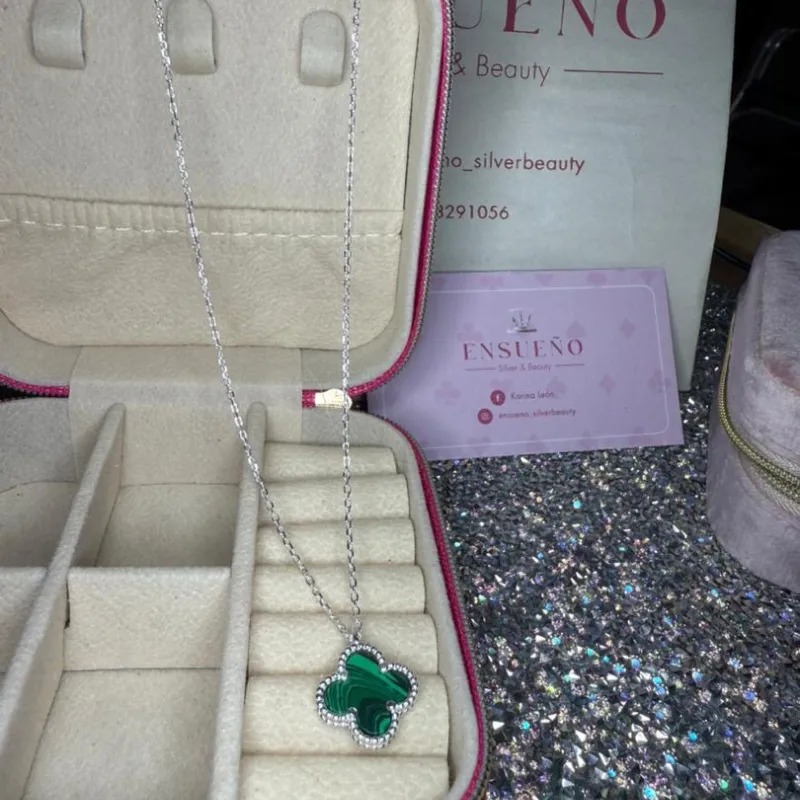 Cadena van cleef, una flor 