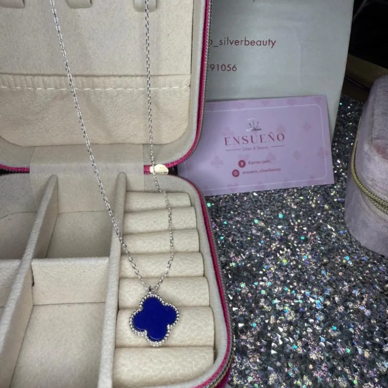 Cadena van cleef, una flor 