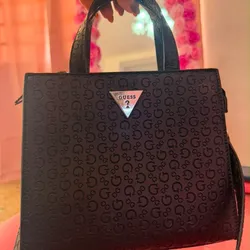 Cartera Guess