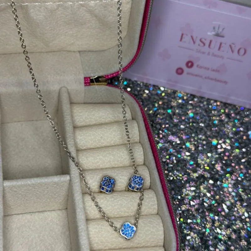 Juego de cadena con aretes 