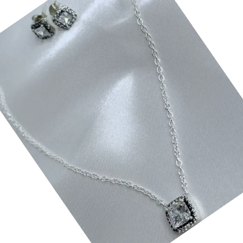 Juego de Cadena y Aretes