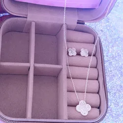 Juego de Cadena y aretes