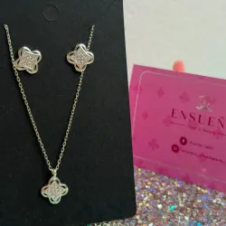 Juego de Cadena y Aretes