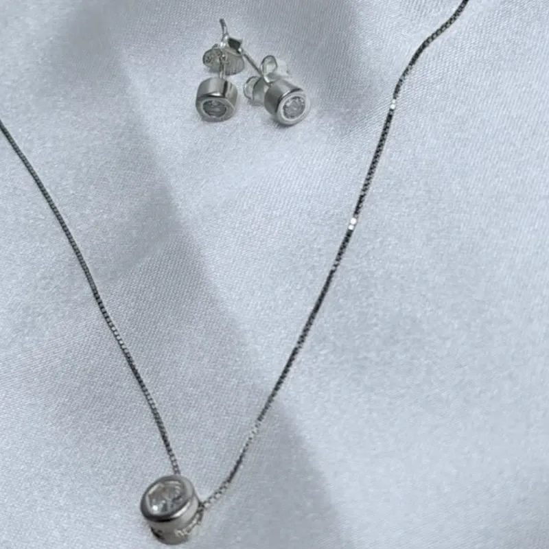 Juego de Cadena y Aretes
