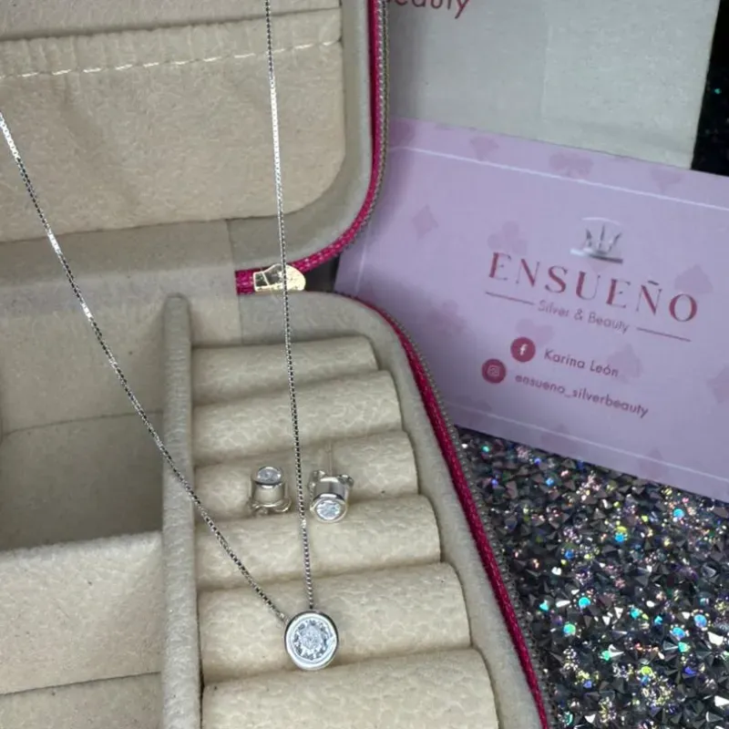 Juego de Cadena y Aretes 