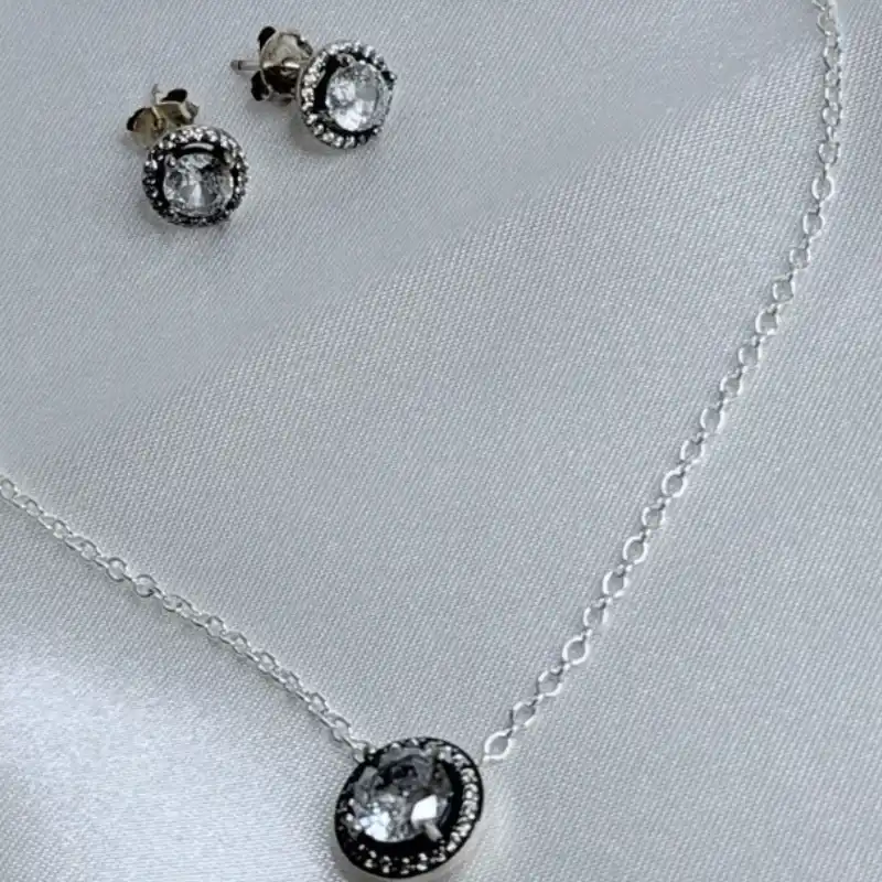 Juego de Cadena y Aretes