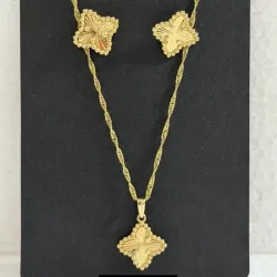 Juego de cadena y aretes