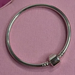 Pulso estilo Pandora rígido