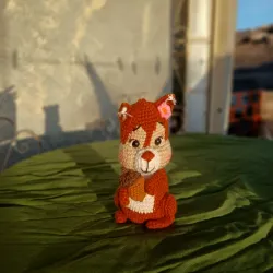 Ardilla con bellota sorpresa