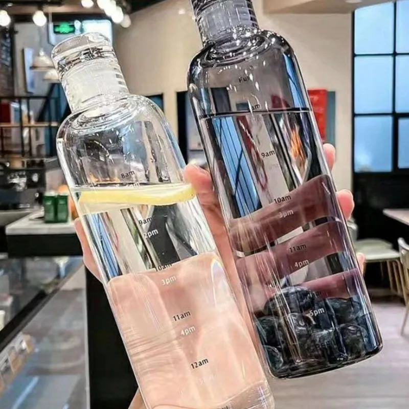 Botellas De Agua Transparentes Claras y Oscuras 700ml