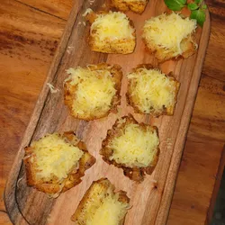 Tostones de queso