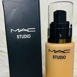 Base MAC Studio Waterweight SPF 30