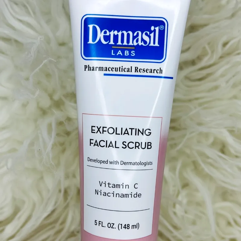 Dermasil LABS Exfoliating Facial Scrub (Vitamina C Niacinamida)