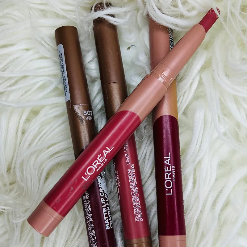 Lápiz labial Mate “L’Oréal”