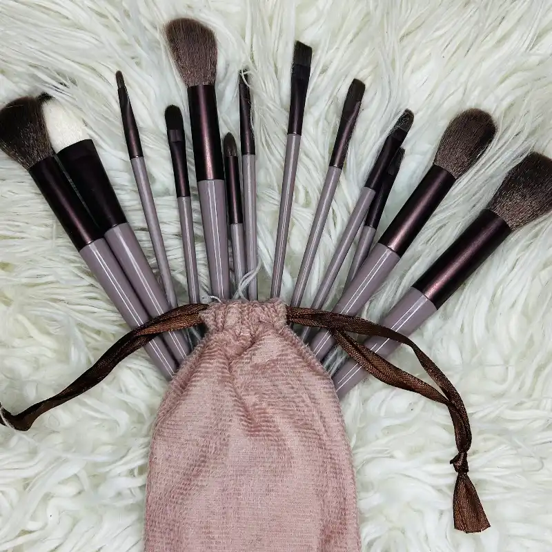 Set de 13 Brochas de Maquillaje