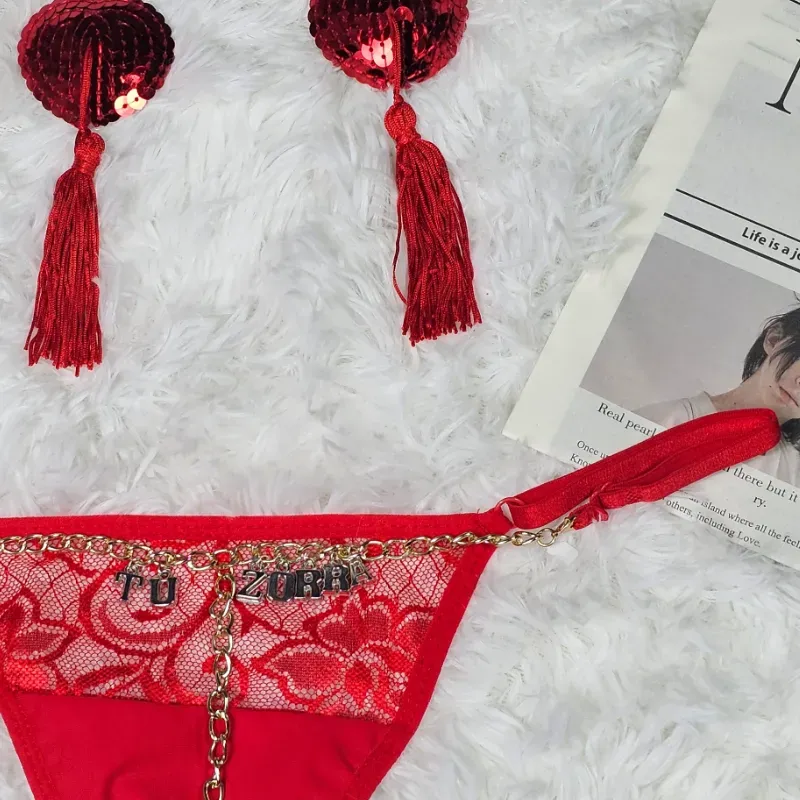Conjunto de lencería Hilos con cadena + Pezoneras con lentejuelas y colgante Rojo