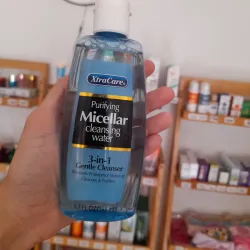 Agua miscelar 3 en 1