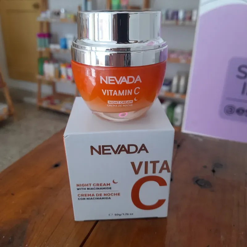 Crema facial con vitamina C y niacinamida 