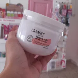 Crema facial de niacinamida