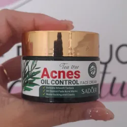 Crema facial de árbol del té
