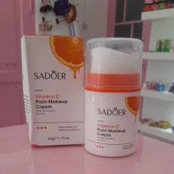 Crema facial de vitamina C para antes del maquillaje