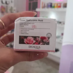 Crema facial de rosa con ácido hialurónico 