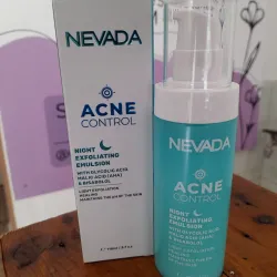 Emulsión exfoliante de noche para el acné