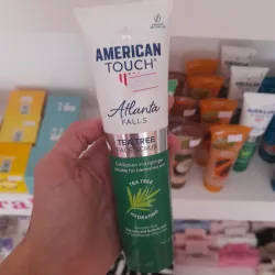 Exfoliante facial de árbol del té