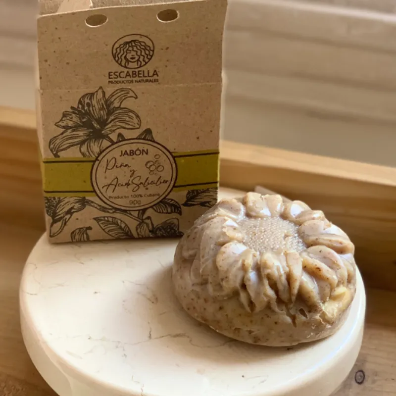 Jabon de piña y ácido salicílico