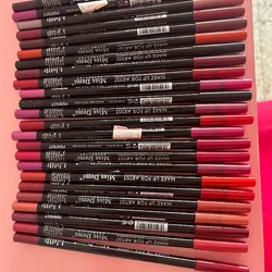 Lápiz para labios y ojos