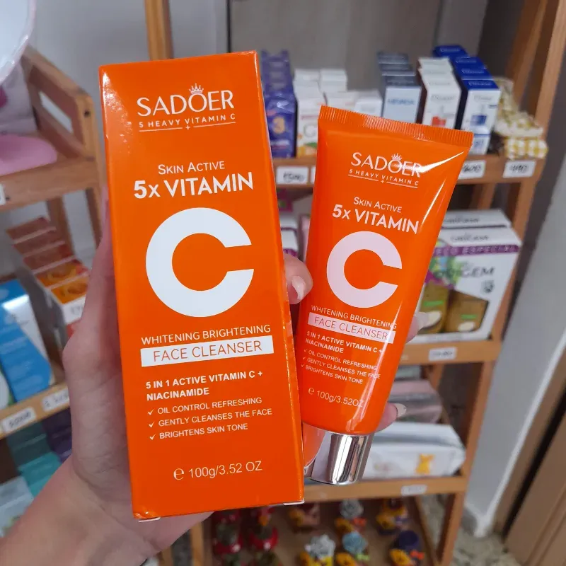 Limpiador facial 5 en 1 con vitamina C y niacinamida 