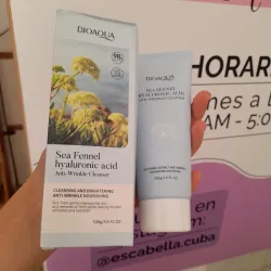 Limpiador facial de ácido hialurónico