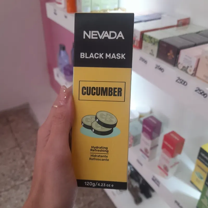 Mascarilla negra de pepino