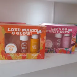 Set de perfume, crema corporal y gel de baño