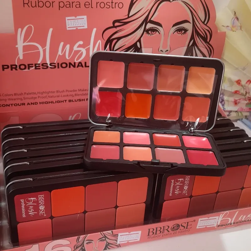 Paleta de rubor en crema
