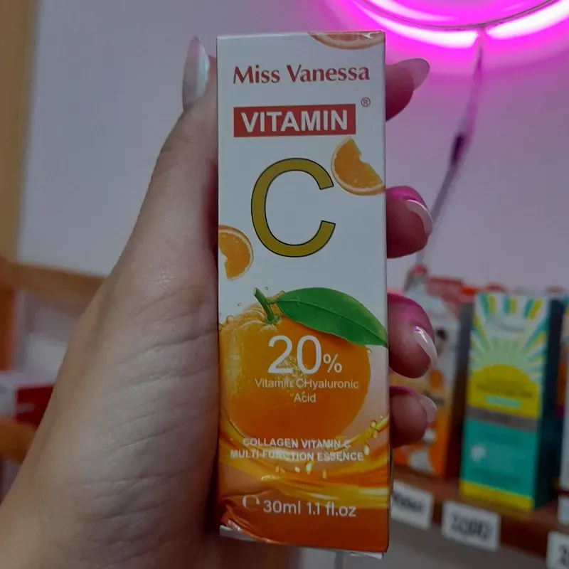 Serum facial de vitamina C y ácido hialurónico 