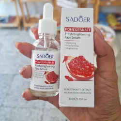 Suero facial fresco e iluminador con granada