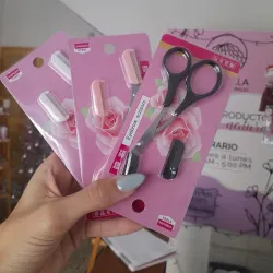 Tijeras para cejas