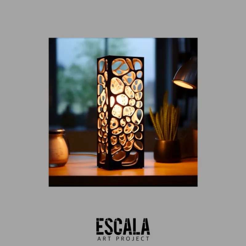 Lámpara de madera calada