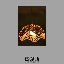 Lámpara de techo calada en madera