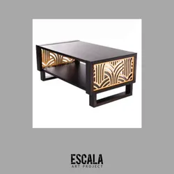 Mesa baja de madera calada