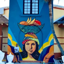 Mural en plaza Gallery 