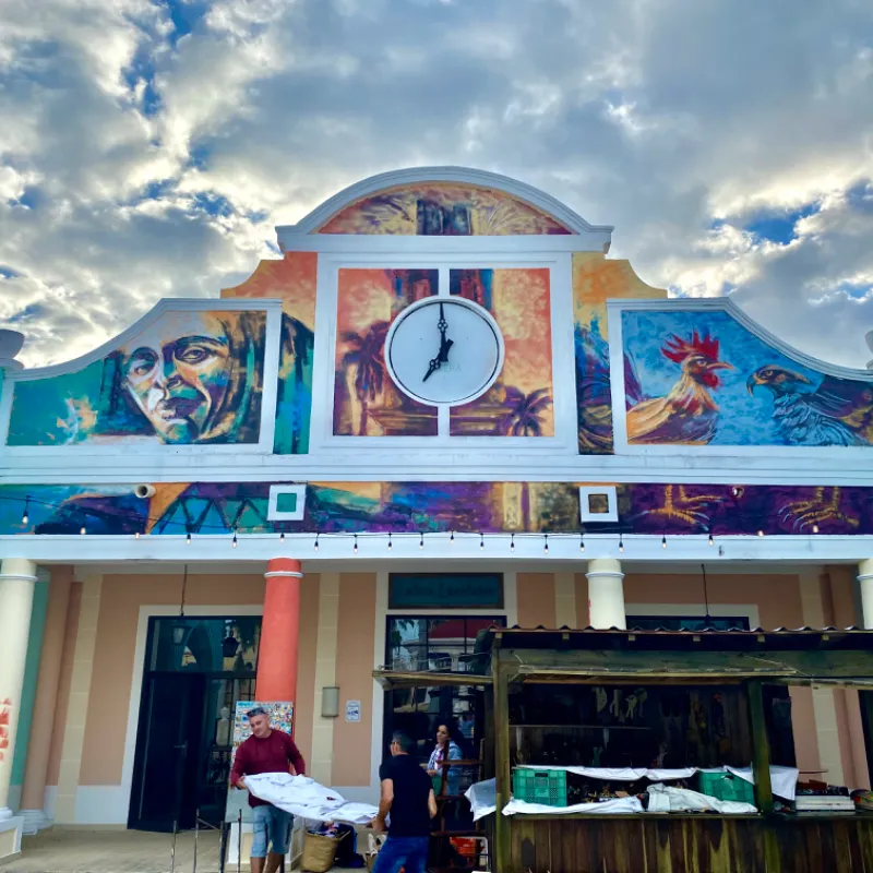 Mural plaza Gallery 