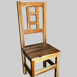 Silla regular de madera