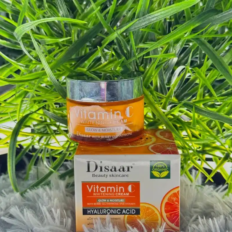 ✨Crema blanqueadora con Vitamina C y Ácido Hialurónico de Disaar✨