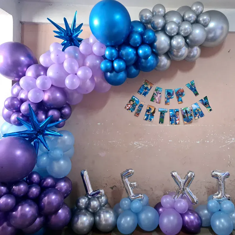 Decoración de stitch y Ángela 