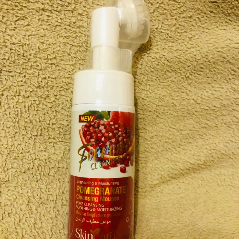 Limpiador facial con su masajeador de granada✨