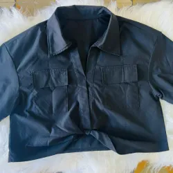 Camisa negra