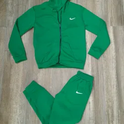 Conjunto de mono y abrigo 